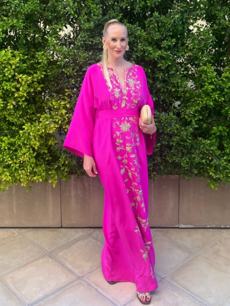 Oscar de la Renta長裙,色彩絢麗,穿著舒適。