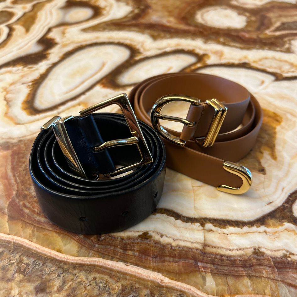 Lucia收藏的Khaite腰帶