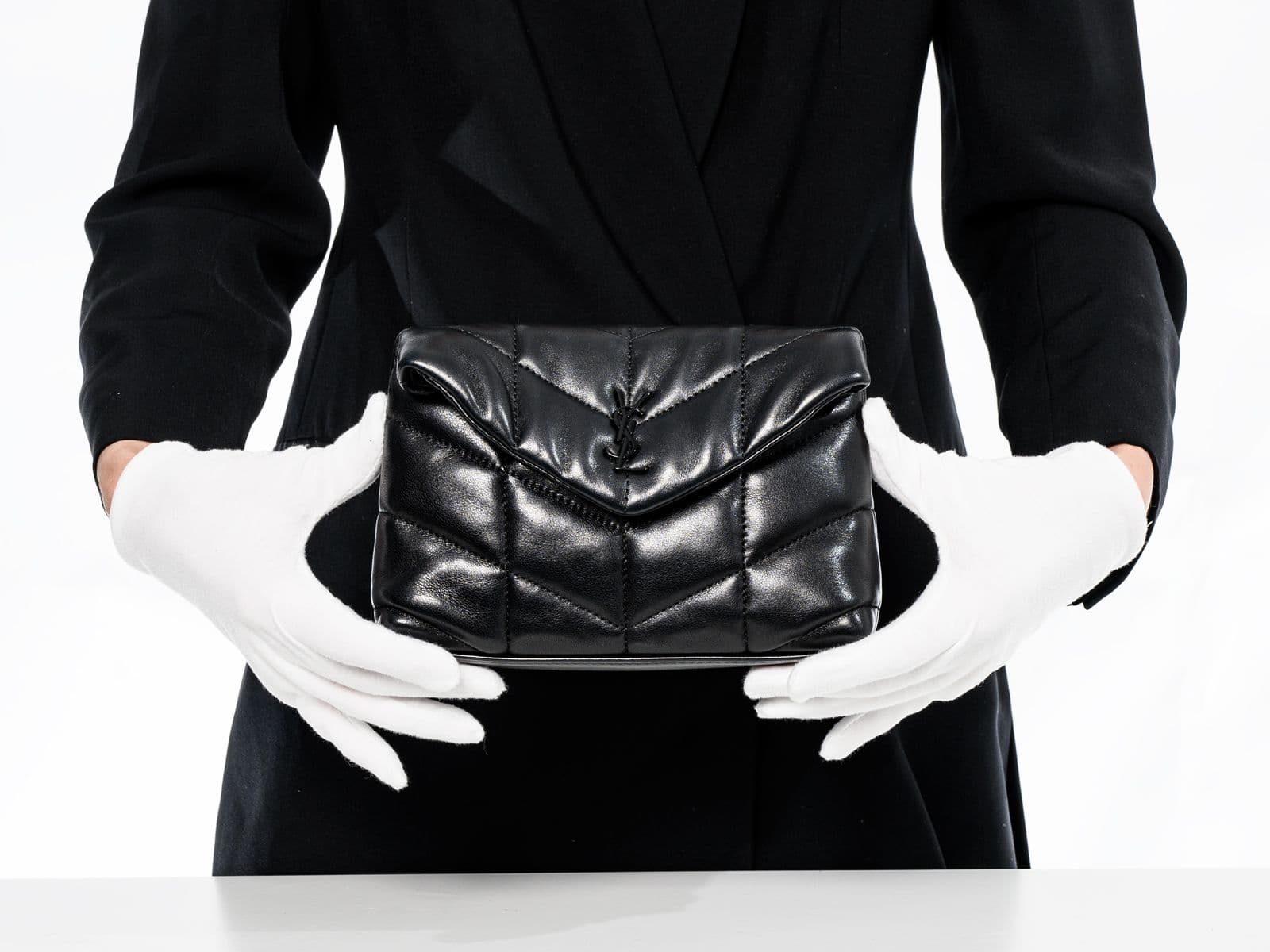 加拿大28 -wardrobe-service-bag-web-1600x1200.jpg