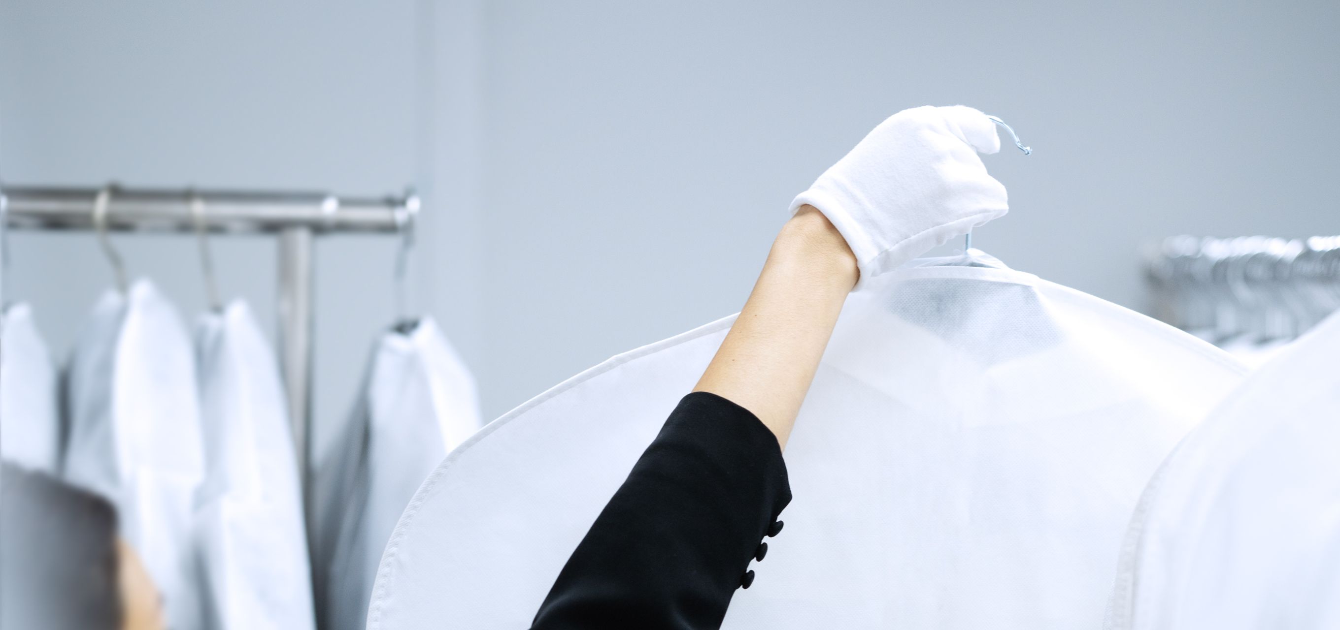 加拿大28 -wardrobe-service-storage-web-2720x1280.jpg